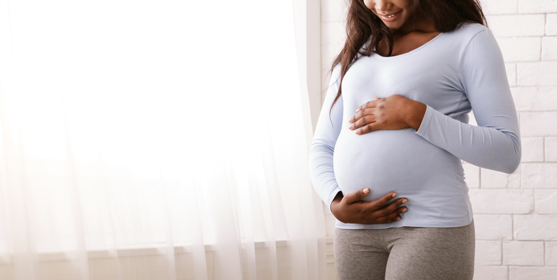 Thalidomid wird als Teratogen eingestuft und verursacht Geburtsfehler, wenn es von schwangeren Frauen eingenommen wird.