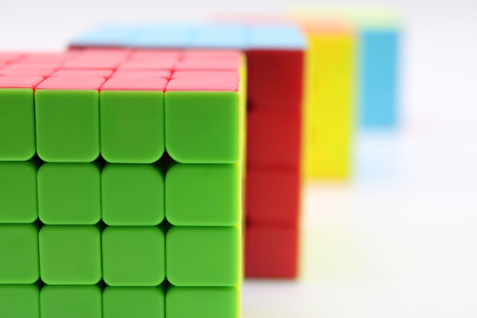 Variationer af Rubi's Cube er kommet på markedet.